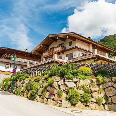 Haus Sabrina - Ferienwohnungen Saalbach-Hinterglemm Buitenkant foto