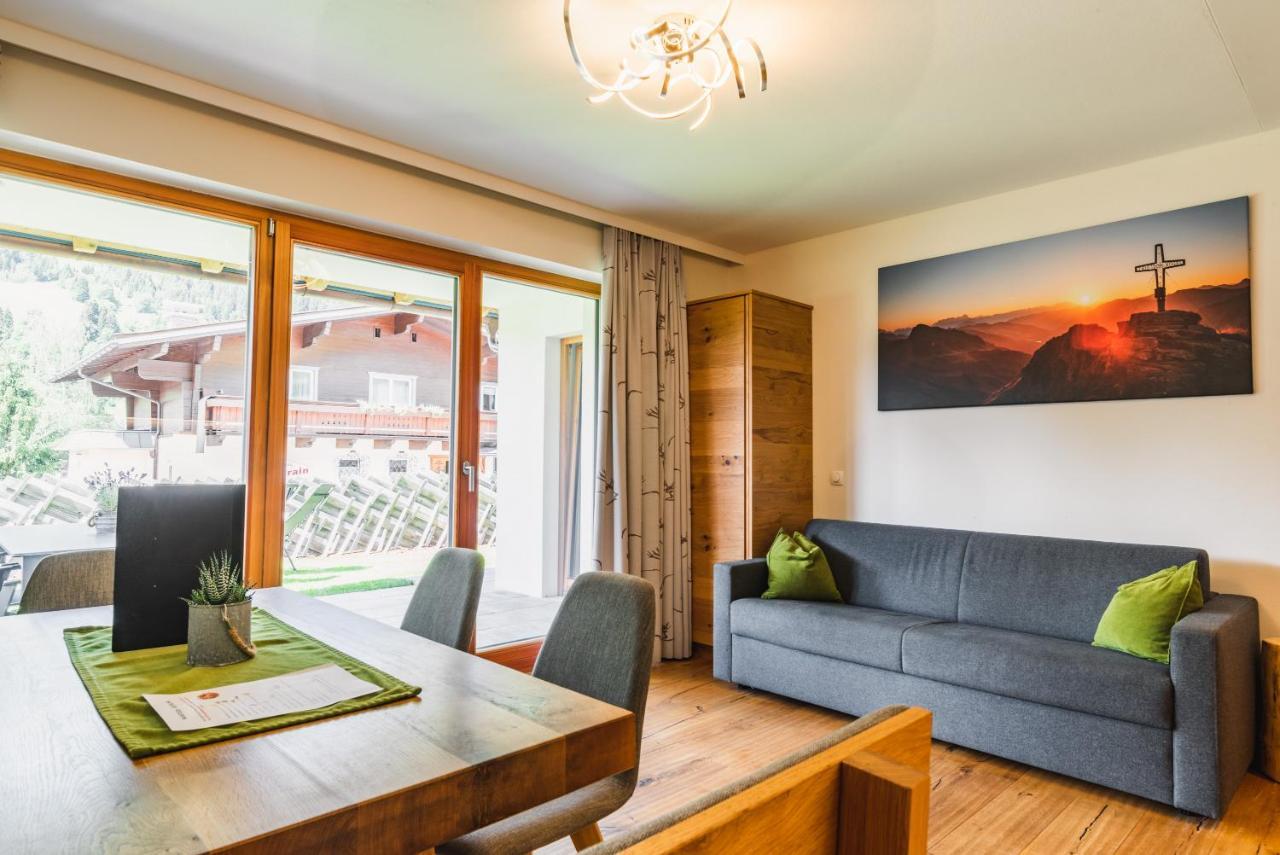 Haus Sabrina - Ferienwohnungen Saalbach-Hinterglemm Buitenkant foto