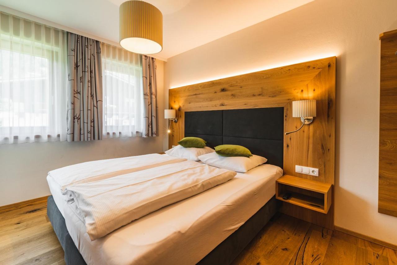 Haus Sabrina - Ferienwohnungen Saalbach-Hinterglemm Buitenkant foto