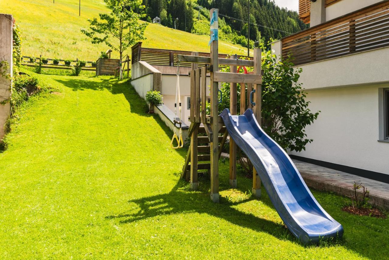 Haus Sabrina - Ferienwohnungen Saalbach-Hinterglemm Buitenkant foto